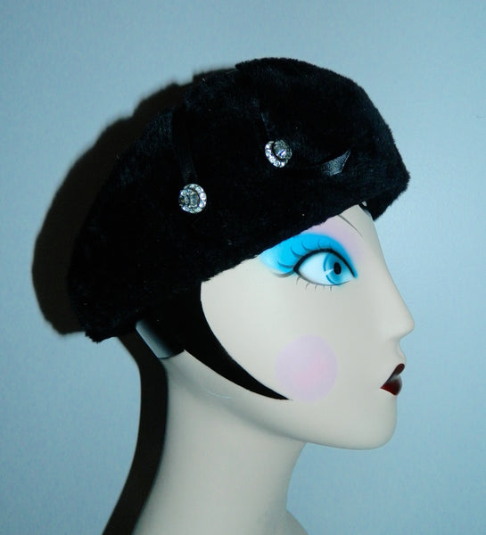 vintage SCHIAPARELLI hat / black wool 1950s pillbox fur halo  display picture 2