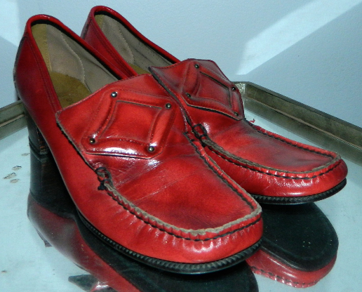 Red vintage shoes 2025