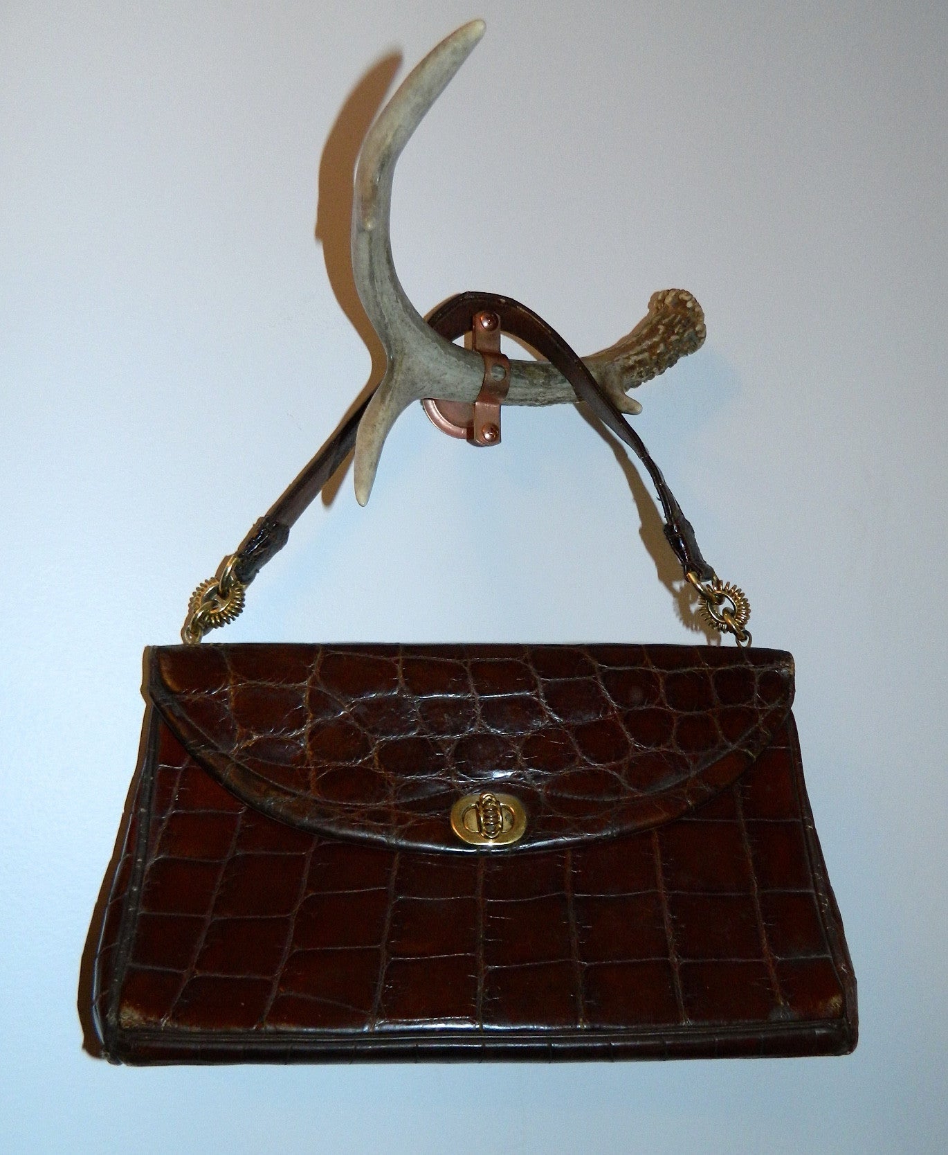 vintage LOEWE alligator handbag 1940s turn lock brown gator kelly bag