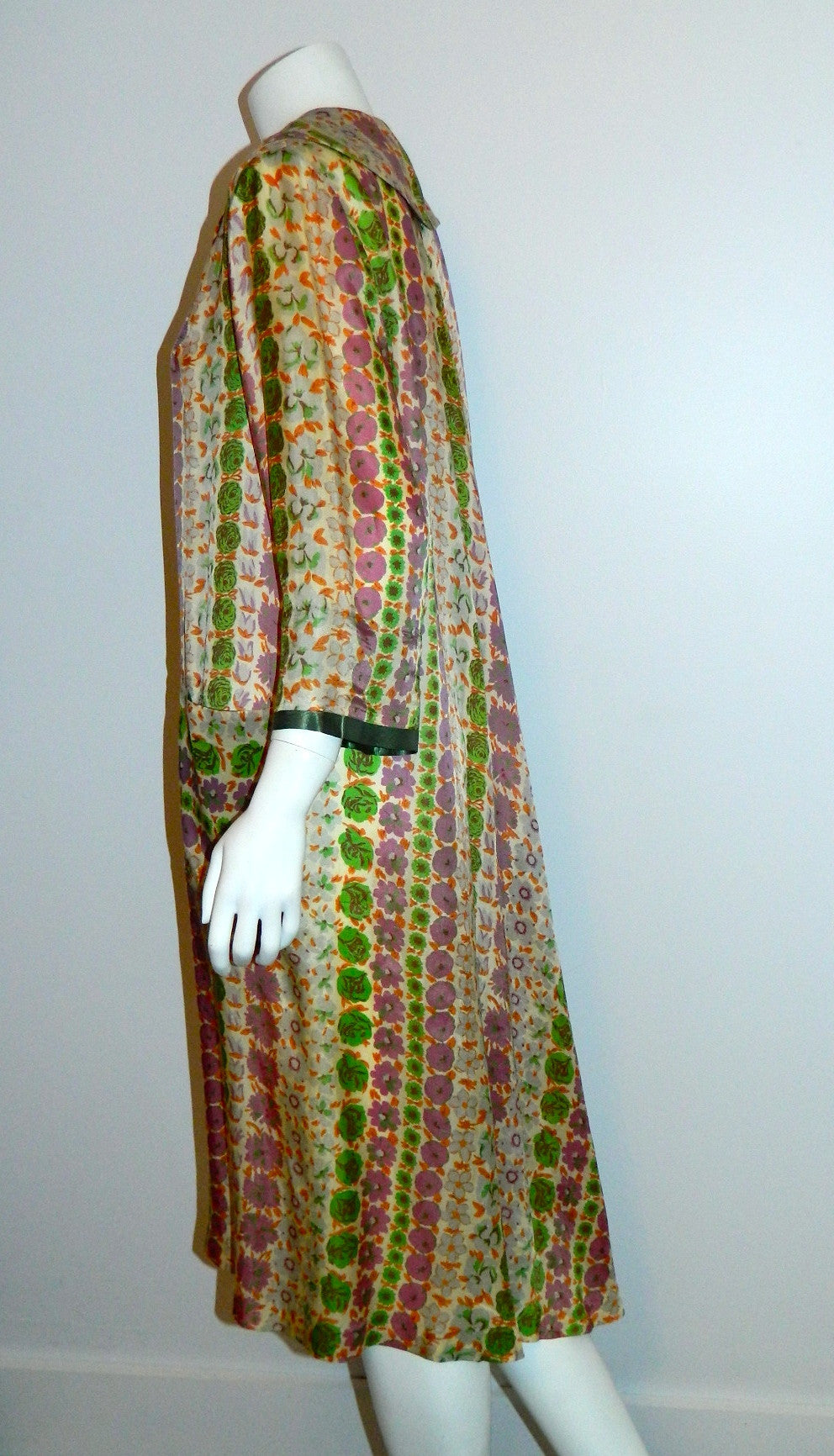 MOD 1960s Stella Fagin robe Floral Print house dress S M