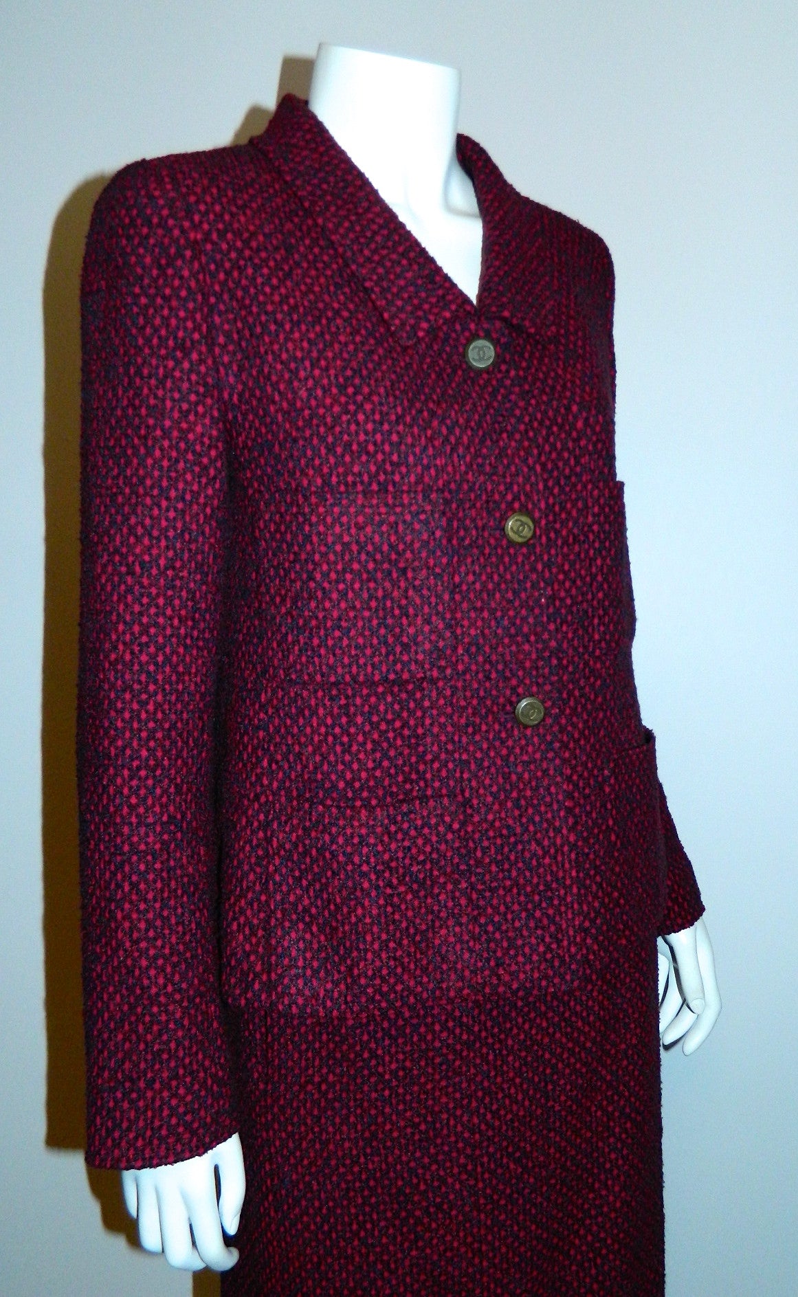 vintage 1980s CHANEL tweed suit plum blue wool boucle jacket skirt CC –  Retro Trend Vintage