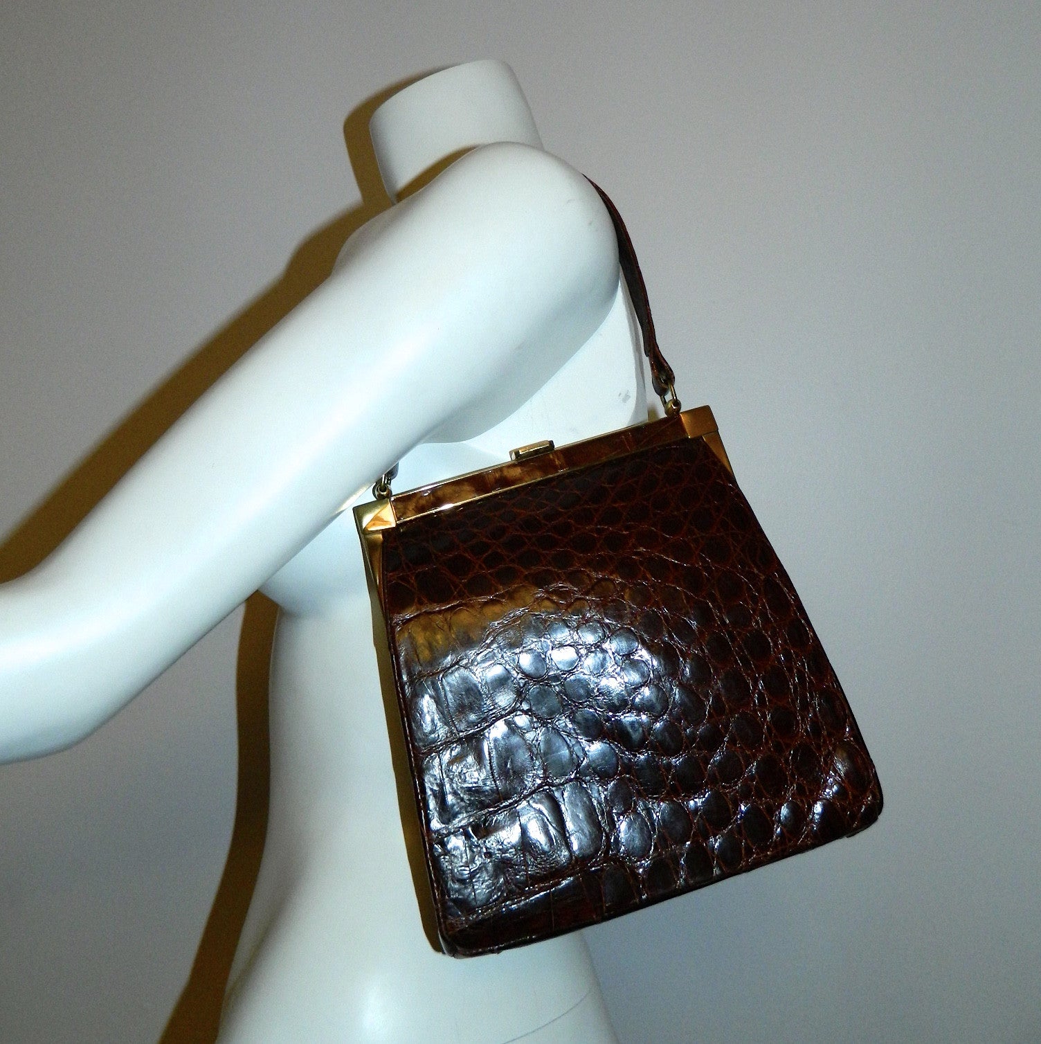 glossy brown crocodile handbag vintage 1940s Saks Fifth Avenue