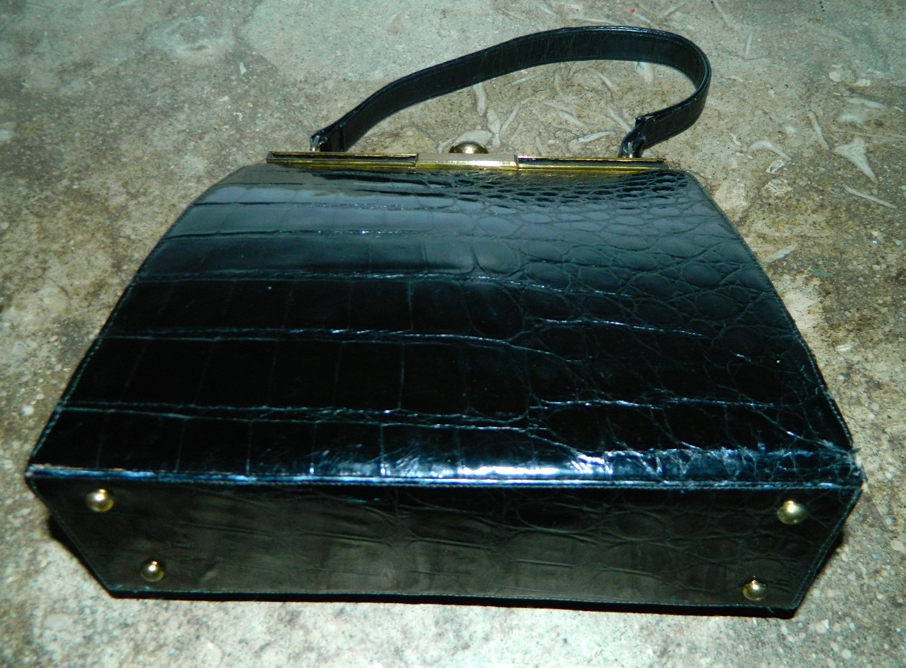 Rare Vintage Bellstone Alligator Hand Bag Black C.