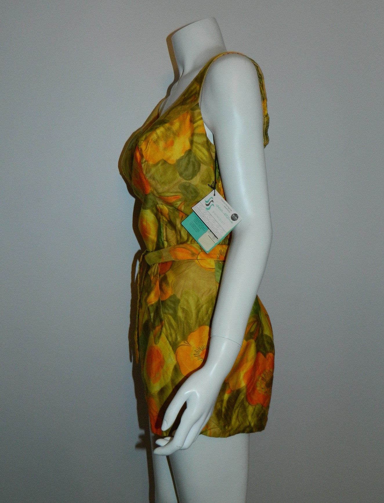 vintage 1960s floral ROMPER swimsuit / Sea Stars Sears bathing suit playsuit New With Tags 38