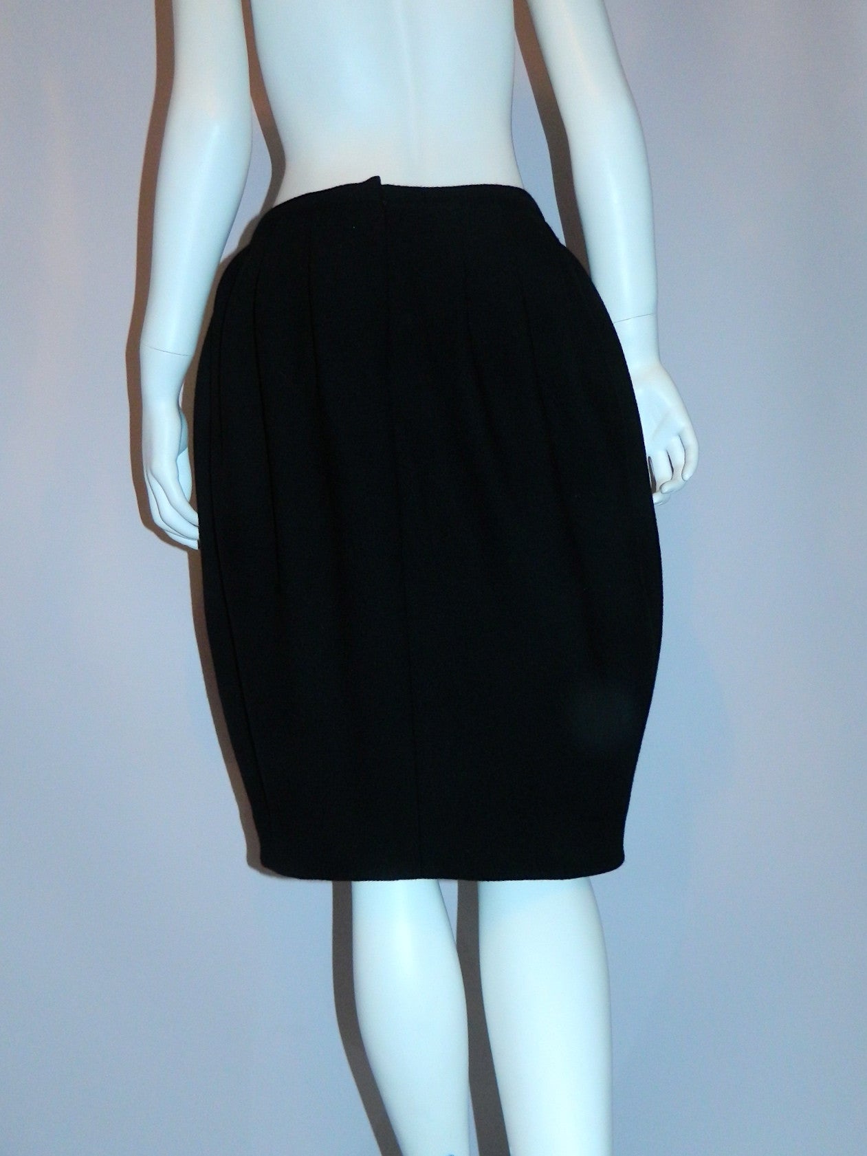 early DKNY Donna Karan New York black wool tulip skirt US 12