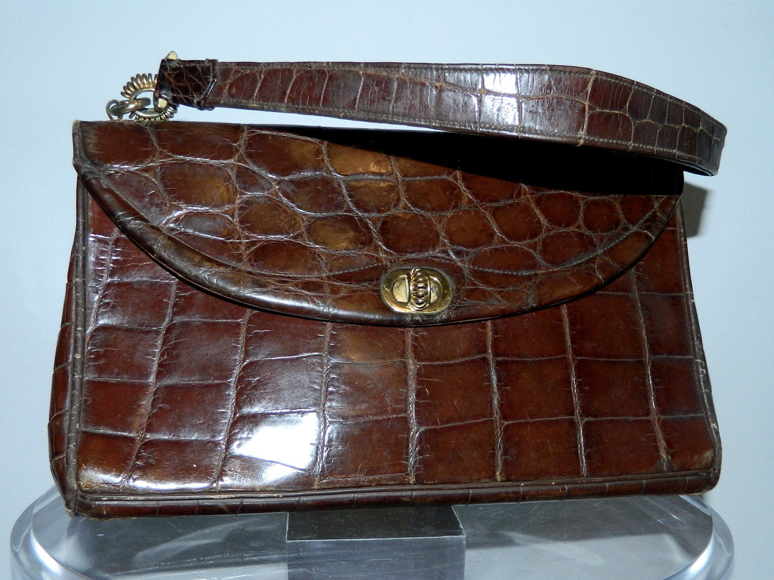 vintage LOEWE alligator handbag 1940s turn lock brown gator kelly bag