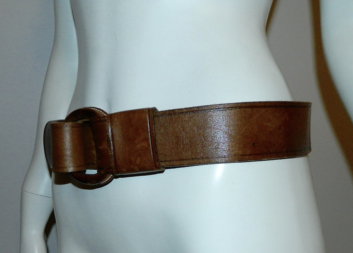 vintage 1970s O ring leather belt / brown jeans belt Hippie Boho retro 30 32 34 36