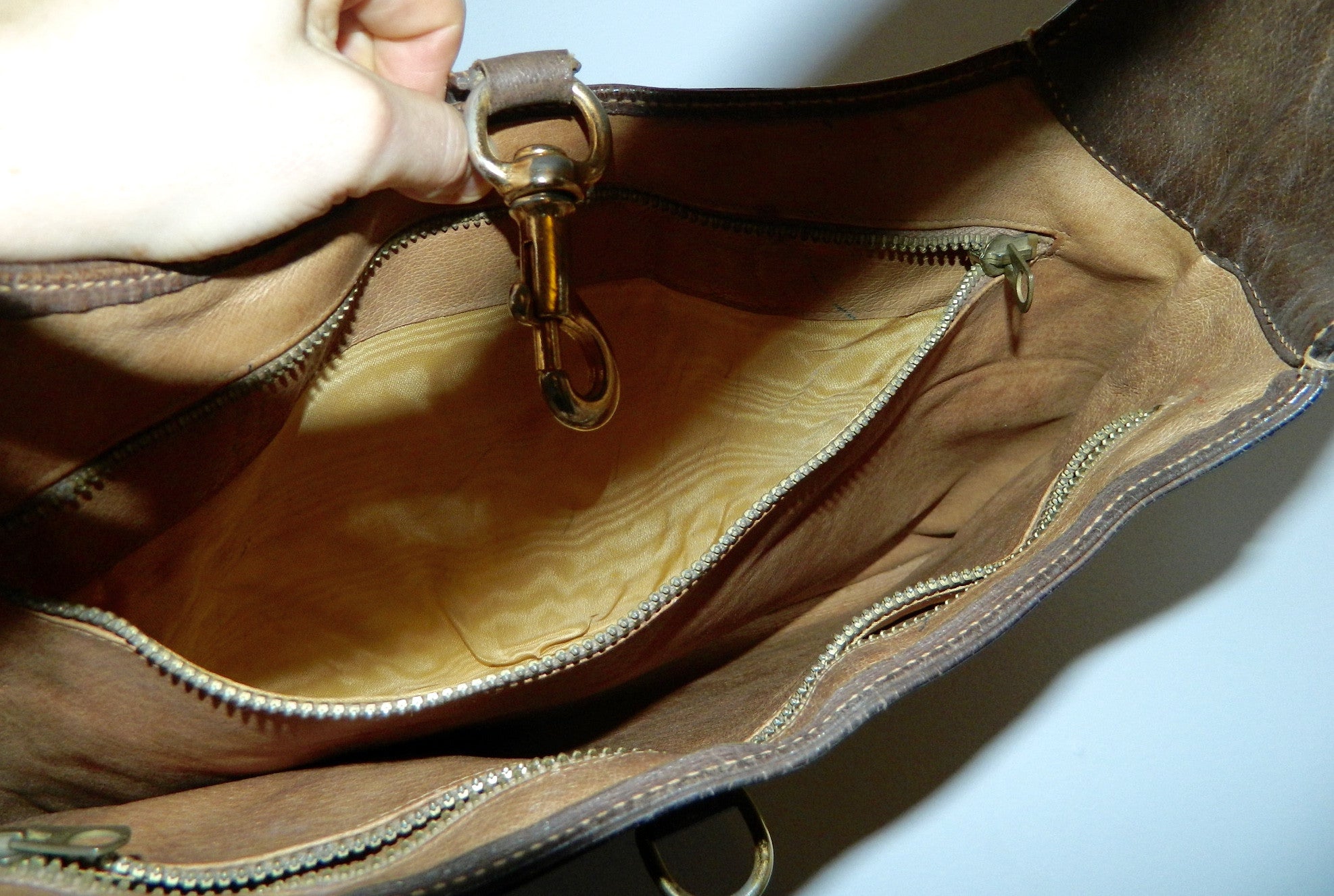 vintage GUCCI bag brown leather 1960s Jackie O Bouvier purse – Retro  Trend Vintage