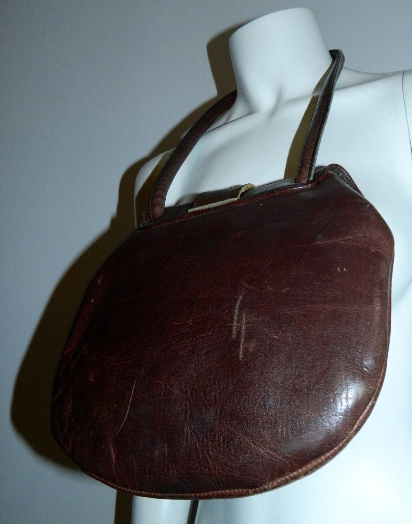 vintage 1970s purse brown leather Bort Carleton shoulder bag brass buckle