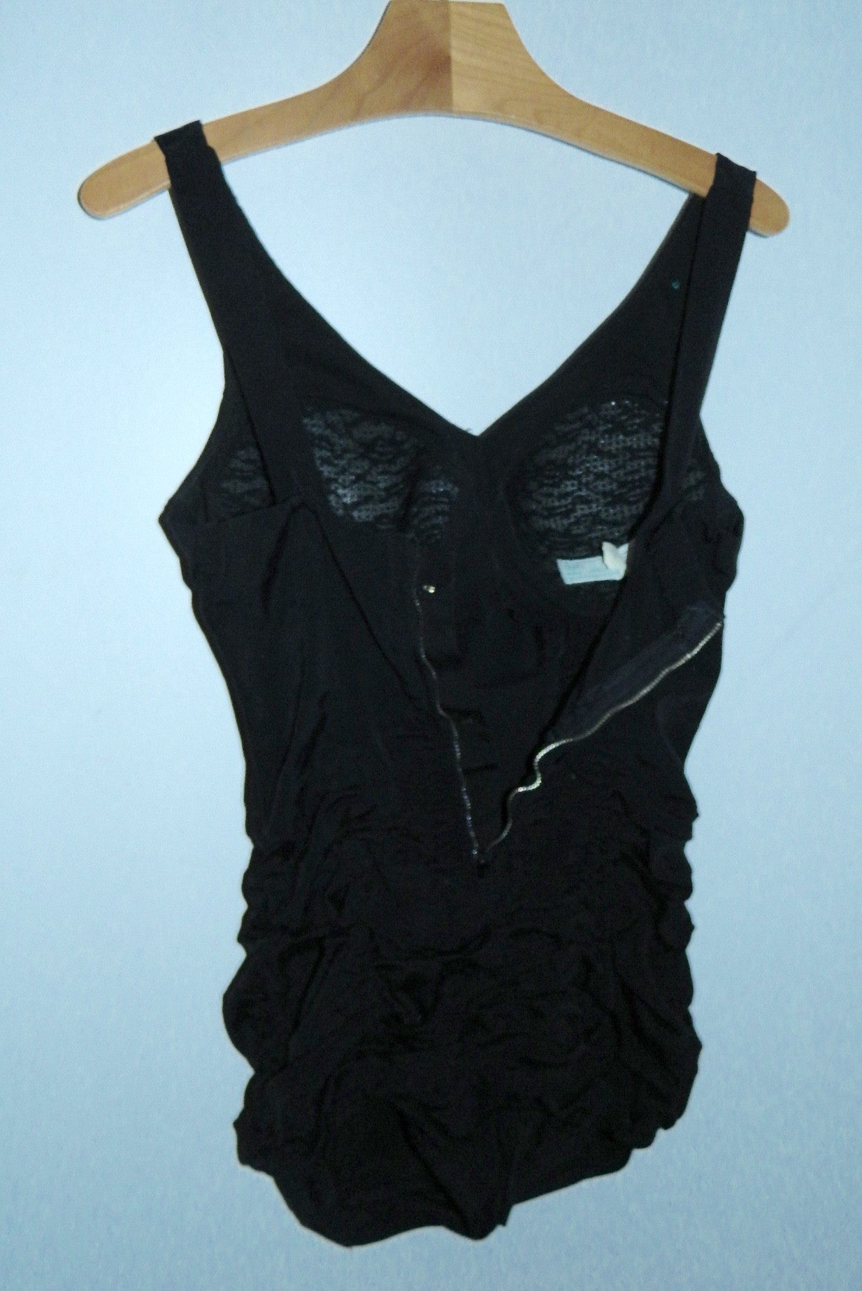 vintage 1950s black bathing suit / zip back / bullet bra / pin up VLV S - M