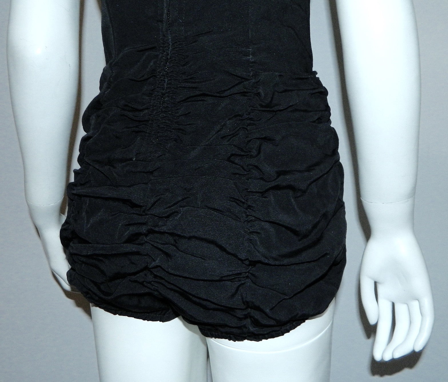 vintage 1950s black bathing suit / zip back / bullet bra / pin up VLV S - M