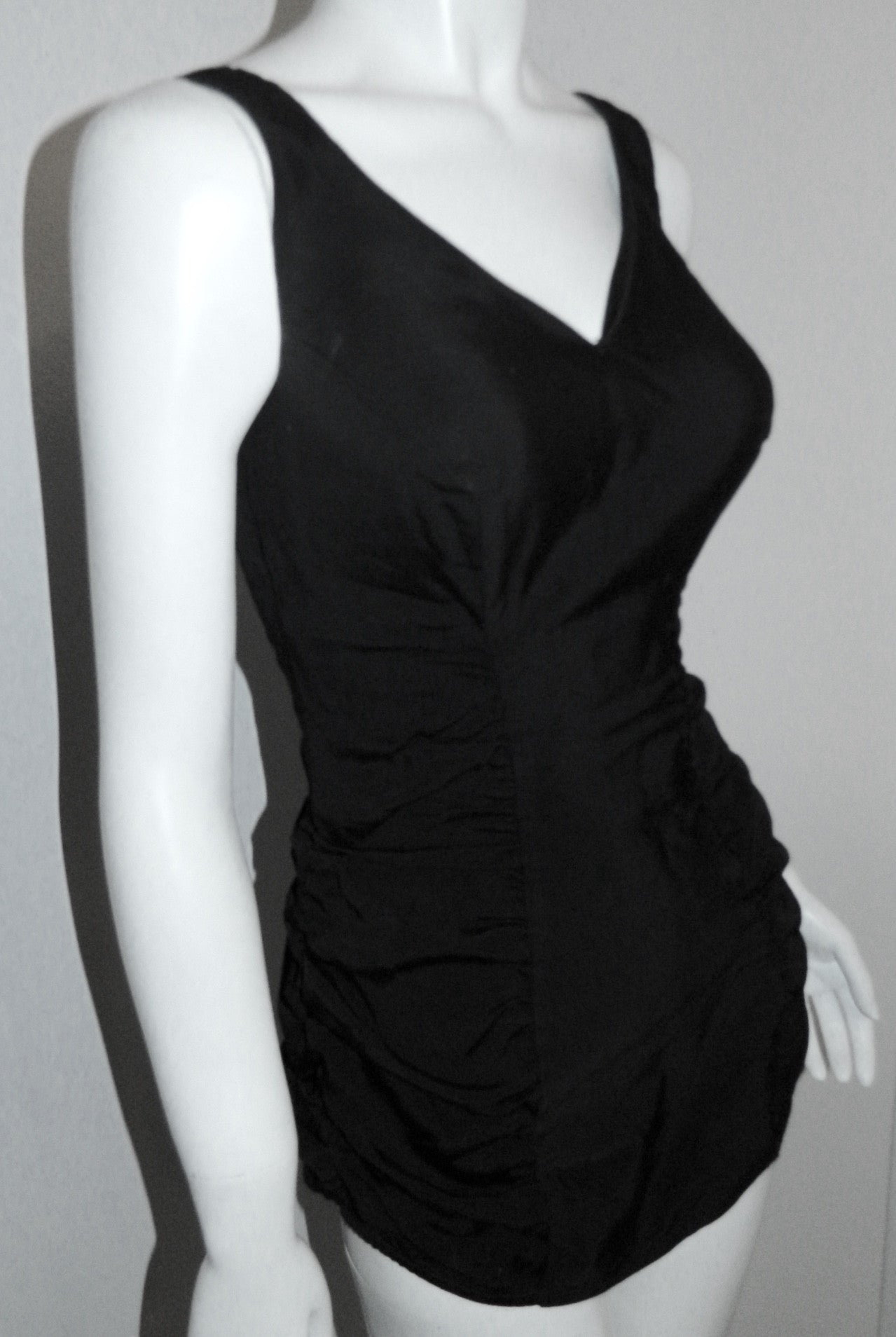 vintage 1950s black bathing suit / zip back / bullet bra / pin up