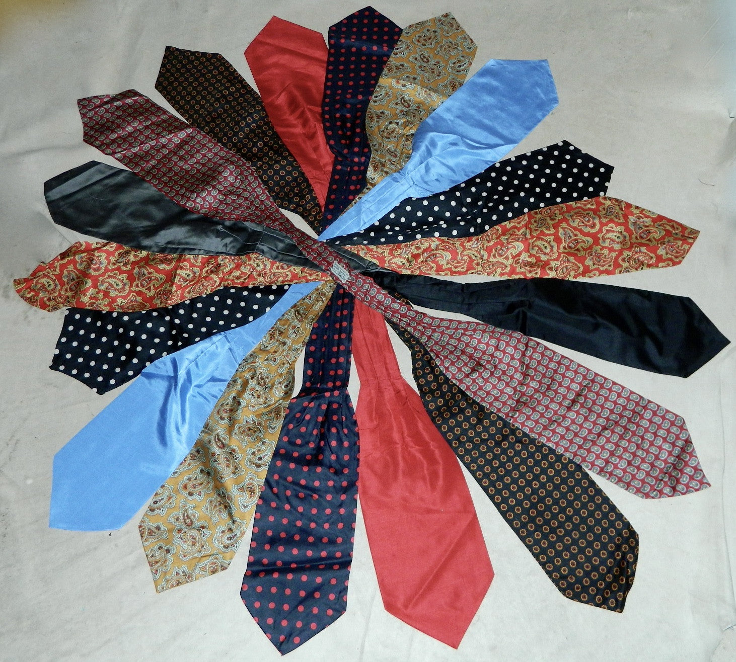 Vintage Mens Ascot Cravat 4 Way Tie Four Different Patterns on One