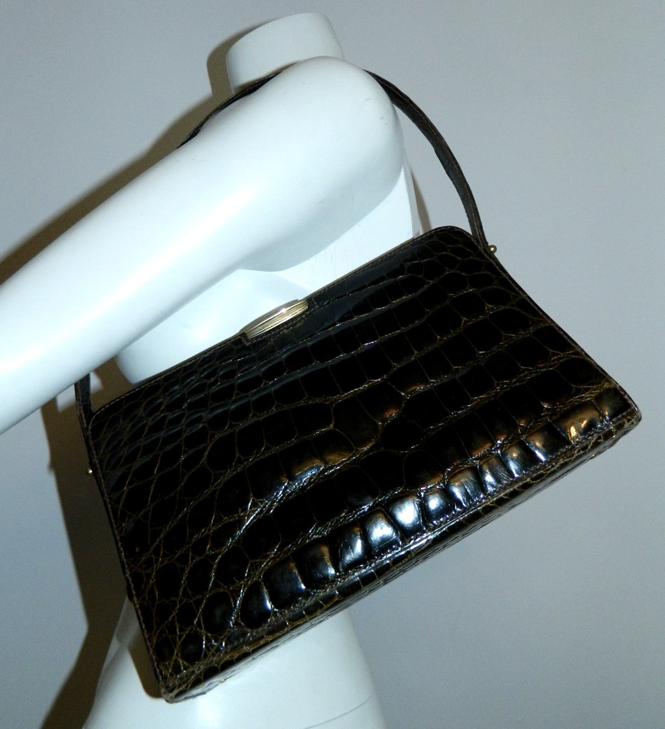 glossy brown crocodile handbag vintage 1940s Saks Fifth Avenue