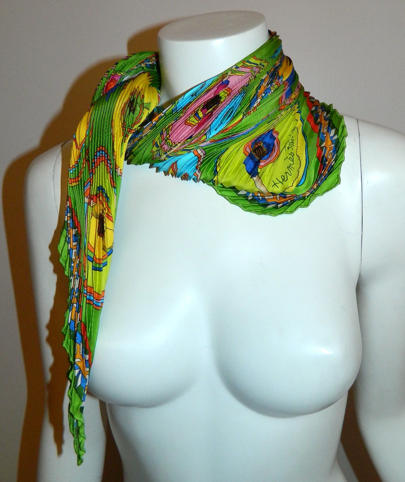 HERMES Belles de Mexique plisse silk scarf 2007 Virginie Jamin bright green / booklet and box