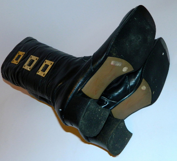 MOD vintage 1960s black leather Go Go boots brass squares 8 1/2 N