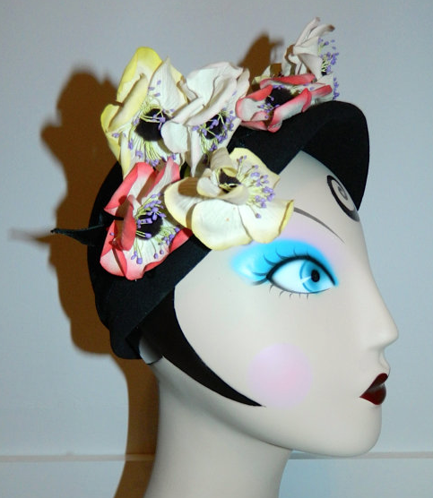 vintage 1940s Hattie Carnegie hat black wool cap floral front spray 40s millinery