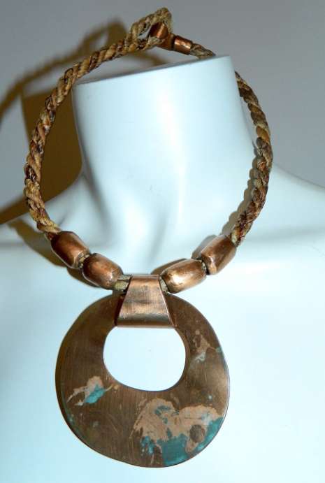 Brutalist vintage 1970s copper pendant necklace / woven rope choker