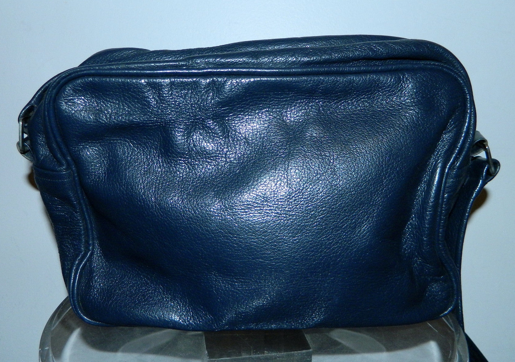 Courrèges leather camera bag / vintage 1960s dark blue COURREGES cross –  Retro Trend Vintage